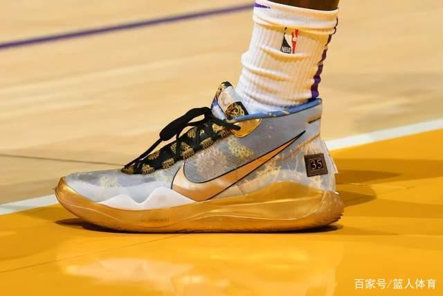 福克斯49分国王险胜爵士 独行侠胜马刺止4连败