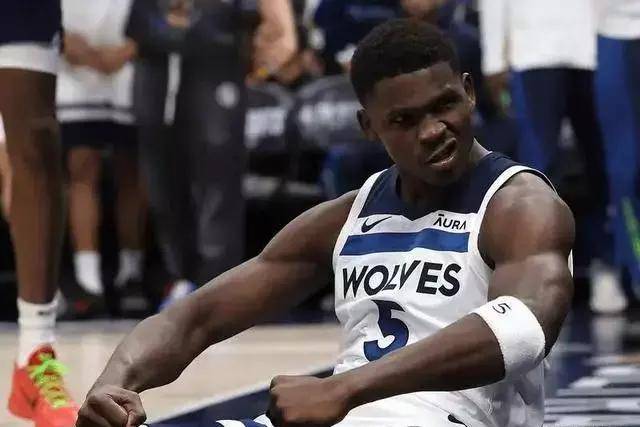 西甲上演最强矛盾之争 数据示巴萨击沉"黄潜"